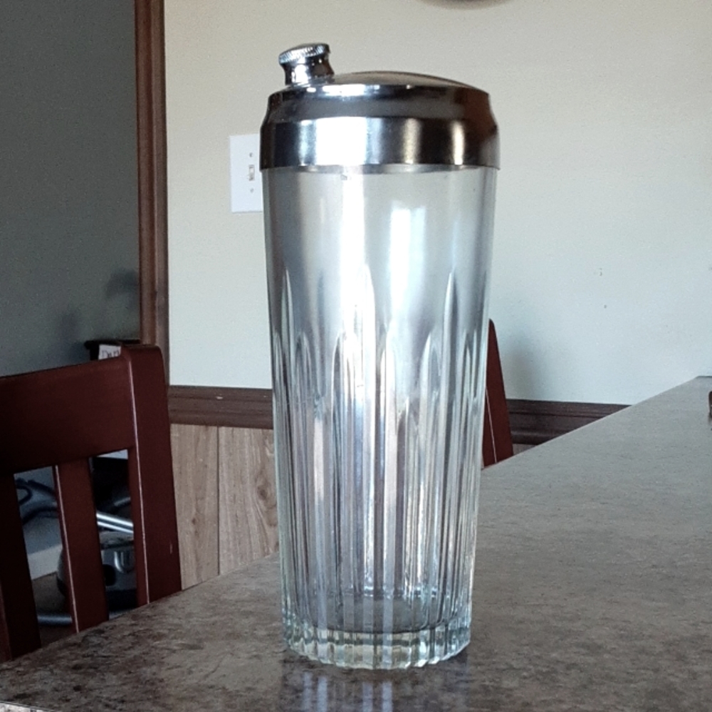Vintage Fostoria 28oz ribbon edition cocktail shaker